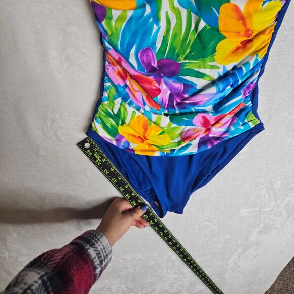 La Blanca Sz6 One Piece Blue n Bright Multi colored Swimsuit. Designer Beach - Picture 11 of 16